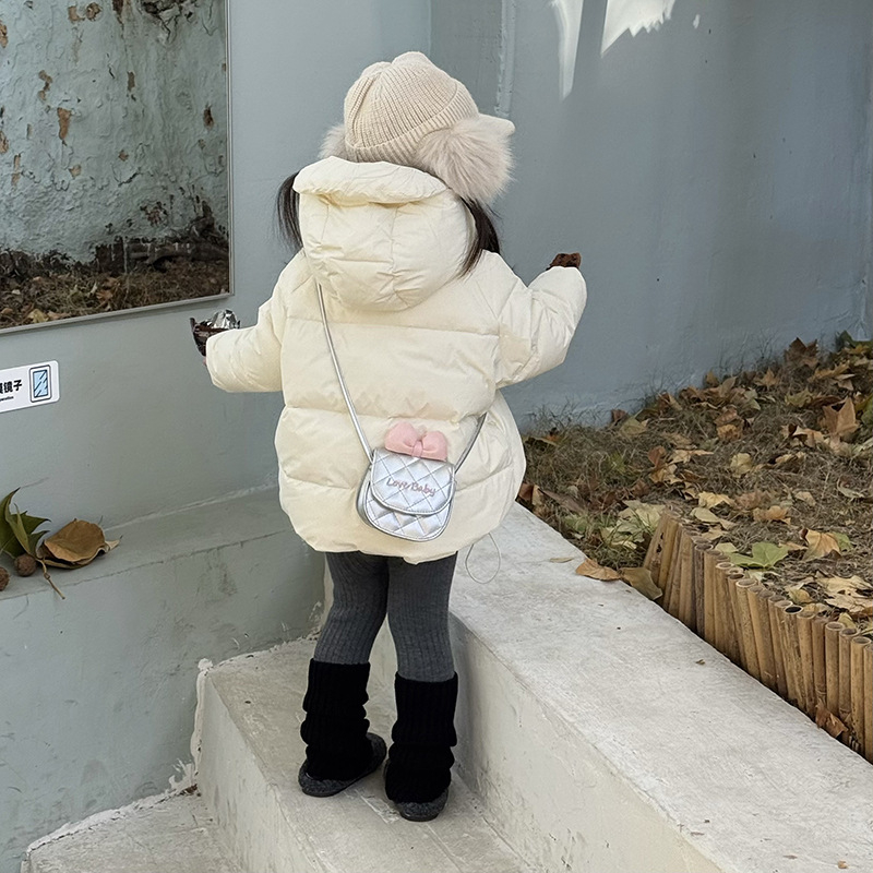 Lányoknak készült PU válltáska pillangócsomóval, hímzett betűkkel, ultra könnyű, anime cartoon minta, 1 hajtásos pénztárca