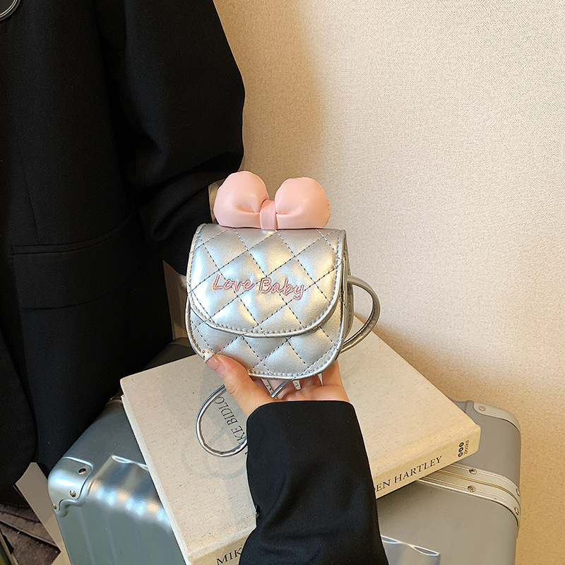 Lányoknak készült PU válltáska pillangócsomóval, hímzett betűkkel, ultra könnyű, anime cartoon minta, 1 hajtásos pénztárca