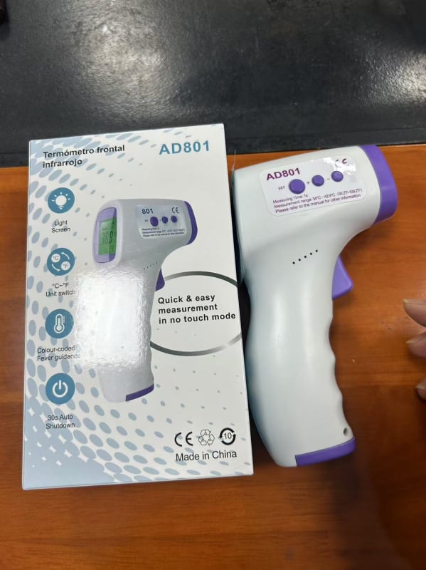 GP-300 Kontaktivaba infrapuna näotermomeeter, käeshoitav, kaasaskantav, kõrge täpsus; Mudel GP-300; Akku 3 mAh; Kaal 96 g; Sobib kõigile