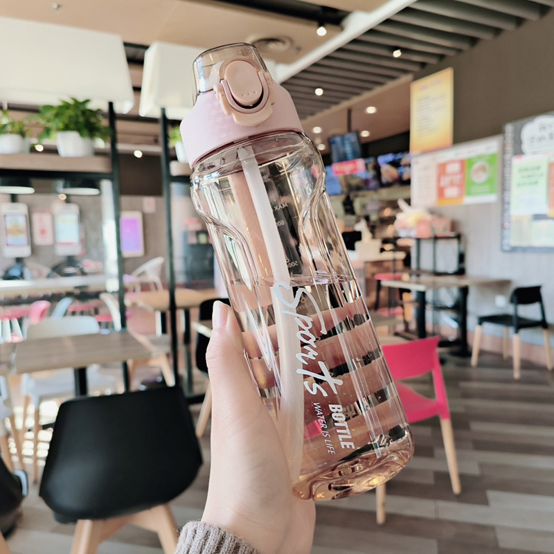 Пластмасова преносима чаша със сламка, спортен стил, капак с едно натискане, материал PC, еднослойна конструкция, тегло около 120 g