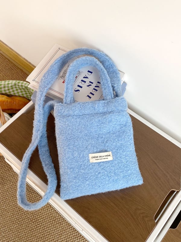 Кросбоди чанта за телефон в корейски стил, плюшена, вертикална квадратна форма, магнитно закопчаване, зима 2025