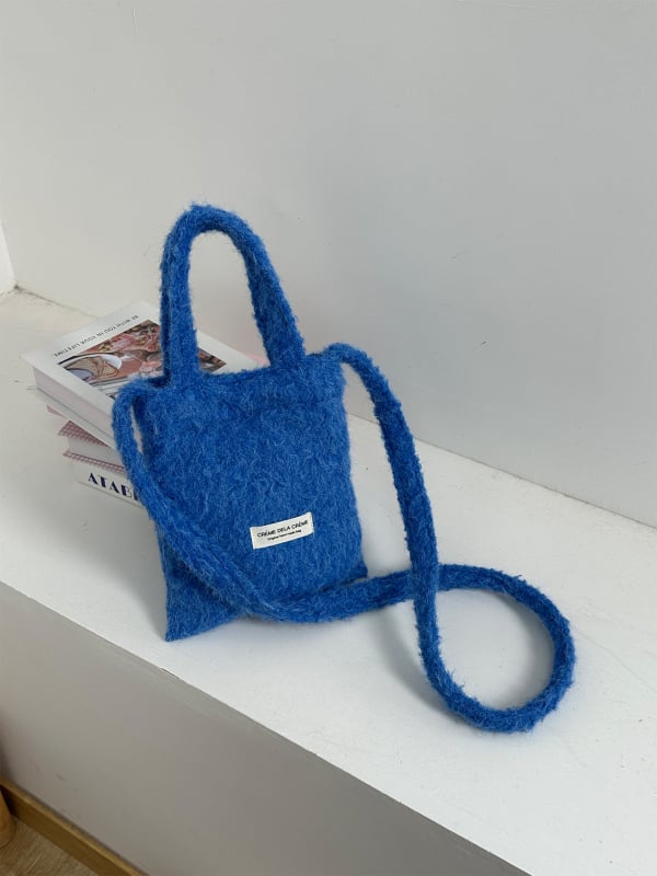 Кросбоди чанта за телефон в корейски стил, плюшена, вертикална квадратна форма, магнитно закопчаване, зима 2025