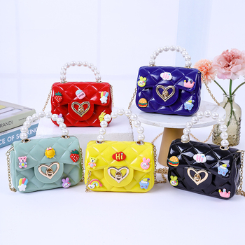 PVC сърцевидна чанта с капак (Уличен стил; PVC; сърцевидна форма; капак)