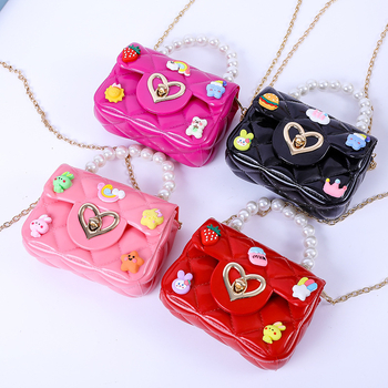 PVC сърцевидна чанта с капак (Уличен стил; PVC; сърцевидна форма; капак)