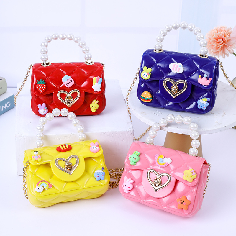 PVC сърцевидна чанта с капак (Уличен стил; PVC; сърцевидна форма; капак)