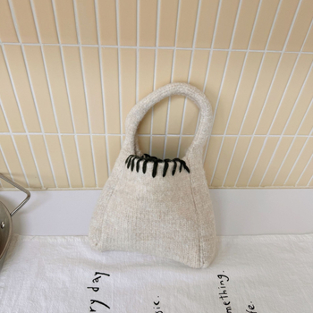 Ръчна чанта в урбанистично минималистичен стил, полиестер, вертикална квадратна форма, горно отваряне, Есен 2025