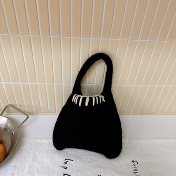 Ръчна чанта в урбанистично минималистичен стил, полиестер, вертикална квадратна форма, горно отваряне, Есен 2025