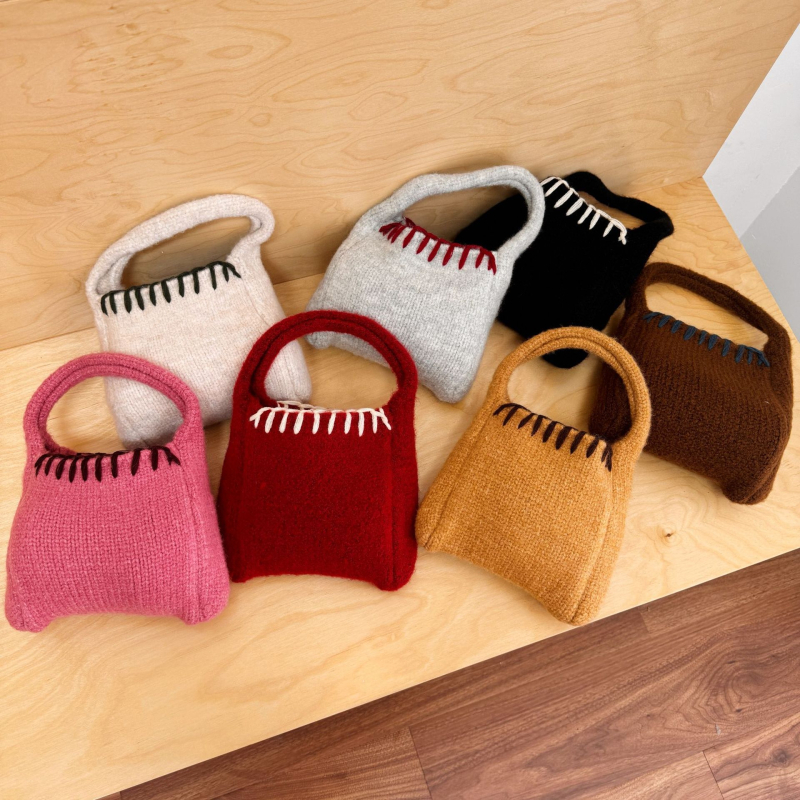 Ръчна чанта в урбанистично минималистичен стил, полиестер, вертикална квадратна форма, горно отваряне, Есен 2025