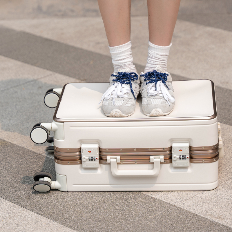 Kofer za putovanje unisex – Veliki kapacitet, PC materijal, Univerzalni kotači, Poliesterna podstava, Težina 4 kg