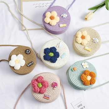 Dječja slamnata crossbody okrugla torbica za djevojčice – vrtić, proljeće 2024, uzorak slova