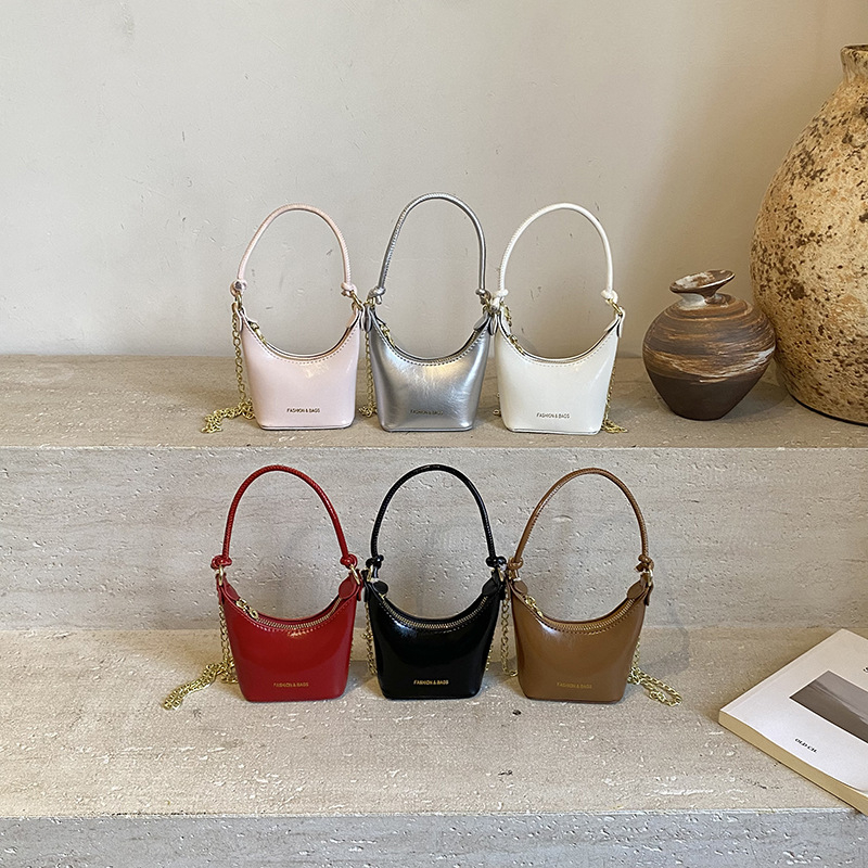 Mini crossbody torba za unisex, PU materijal, podstava od sintetičke kože, moderan i cool stil, za učenike srednje škole i starije