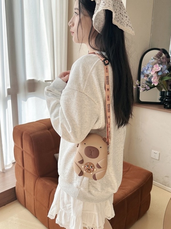 Capybara silikonová taška cez rameno pre dievčatá a deti, kreslený zvierací vzor, unisex skladovací doplnok, predškolský vek, jar 2025