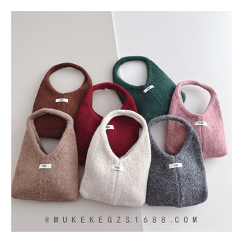 Dječja pletena torba, materijal pletenina, lagana, jednobojni uzorak, dječji i slatki stil