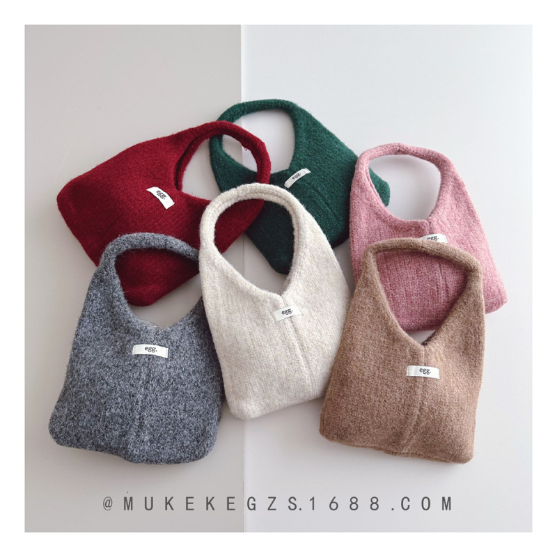 Dječja pletena torba, materijal pletenina, lagana, jednobojni uzorak, dječji i slatki stil