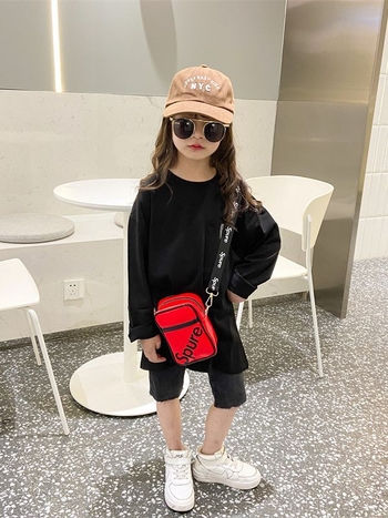 Dječja mini crossbody torbica s sjajnim završetkom, ultra lagana PU konstrukcija, uzorak s slovima, za svakodnevnu upotrebu
