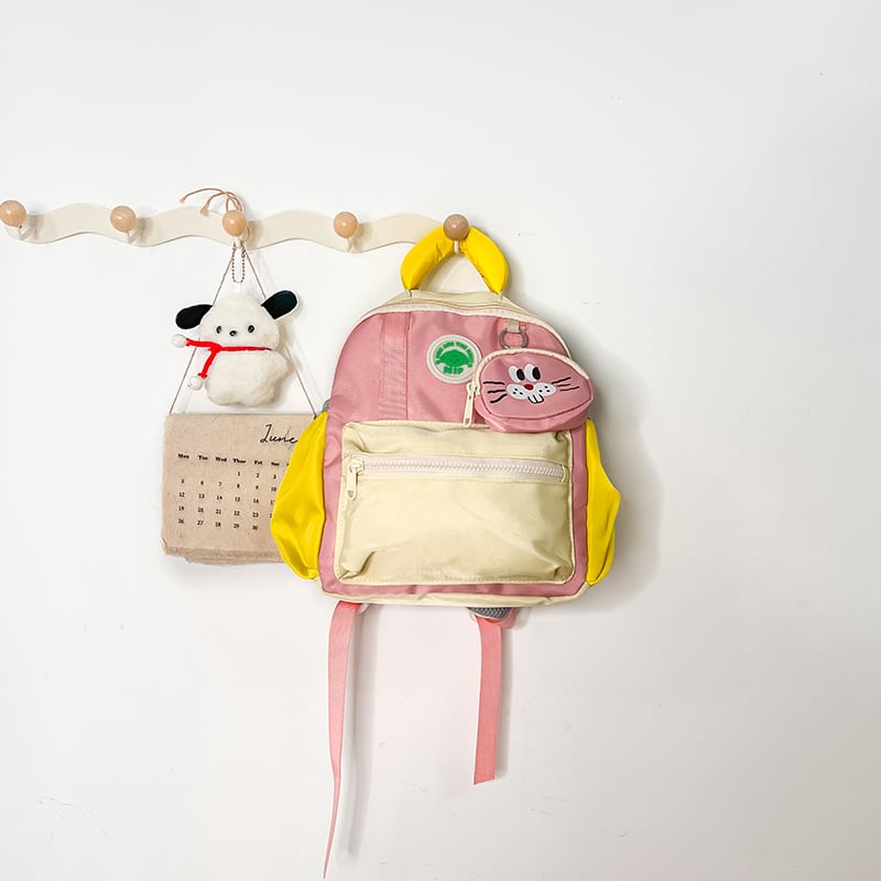 Laste nailonist seljakott kontrastse musteriga, sobib lasteaeda ja igapäevaseks kasutamiseks (Materjal: nailon; Vooder: polüester-puuvill; Funktsioon: koorma vähendamine; Stiil: lapselik ja armas)