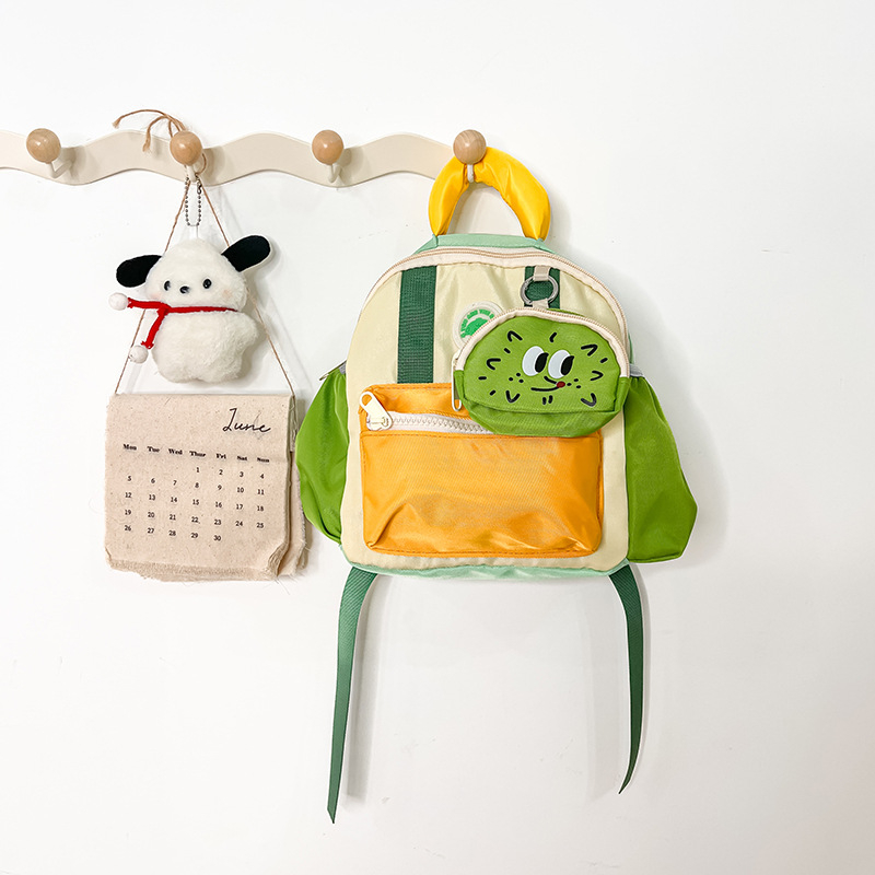 Laste nailonist seljakott kontrastse musteriga, sobib lasteaeda ja igapäevaseks kasutamiseks (Materjal: nailon; Vooder: polüester-puuvill; Funktsioon: koorma vähendamine; Stiil: lapselik ja armas)