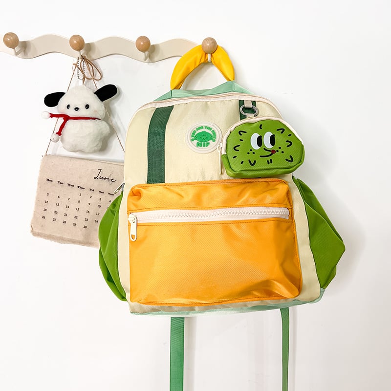 Laste nailonist seljakott kontrastse musteriga, sobib lasteaeda ja igapäevaseks kasutamiseks (Materjal: nailon; Vooder: polüester-puuvill; Funktsioon: koorma vähendamine; Stiil: lapselik ja armas)