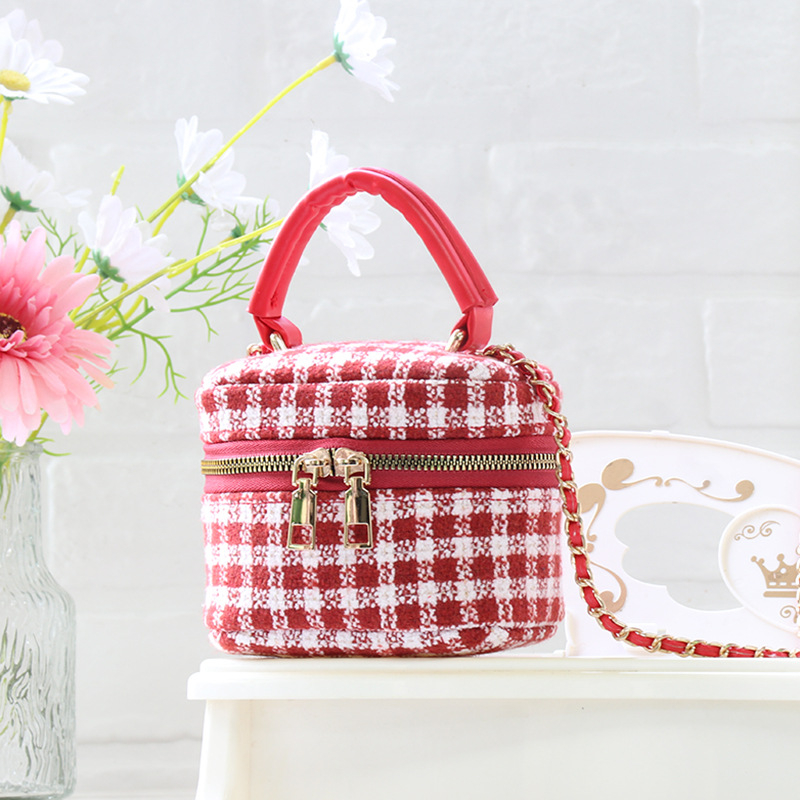 Geantă crossbody box pentru femei — bumbac și in, model grilă, respirabilă, ultra-ușoară, izolată, primăvara 2025, urban minimalist