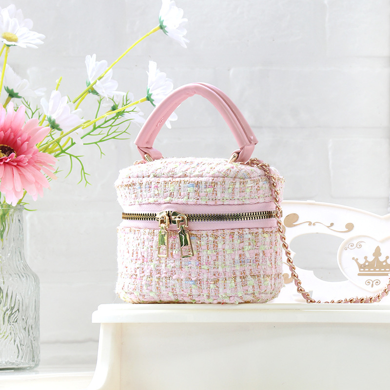 Geantă crossbody box pentru femei — bumbac și in, model grilă, respirabilă, ultra-ușoară, izolată, primăvara 2025, urban minimalist