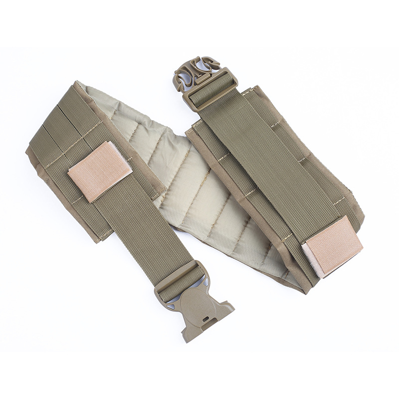 Takts josta ar MOLLE sistēmu (Materiāls: Cits; Sprādzes materiāls: Plastmasa; Aizvēruma veids: Sprādze; MOLLE savienojuma sistēma: Var savienot dažādus praktiskus komplektus)