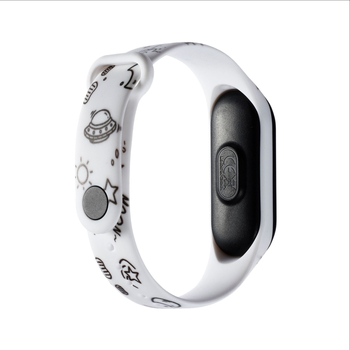 M8 pametni narukvica: brojanje koraka, otkucaji srca, krvni tlak, SpO2 i praćenje sna; Bluetooth s Android kompatibilnošću; silikonska narukvica; do 7 dana trajanja baterije; dnevna vodootpornost