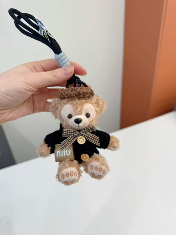 Αρκουδάκι plush κρεμαστό για διακόσμηση ζώνης αυτοκινήτου – καρτούν στυλ, 14+ ετών, υπερ-μαλακό κοντό βελούδινο ύφασμα, γέμισμα PP βαμβάκι, προσαρμοσμένα δείγματα