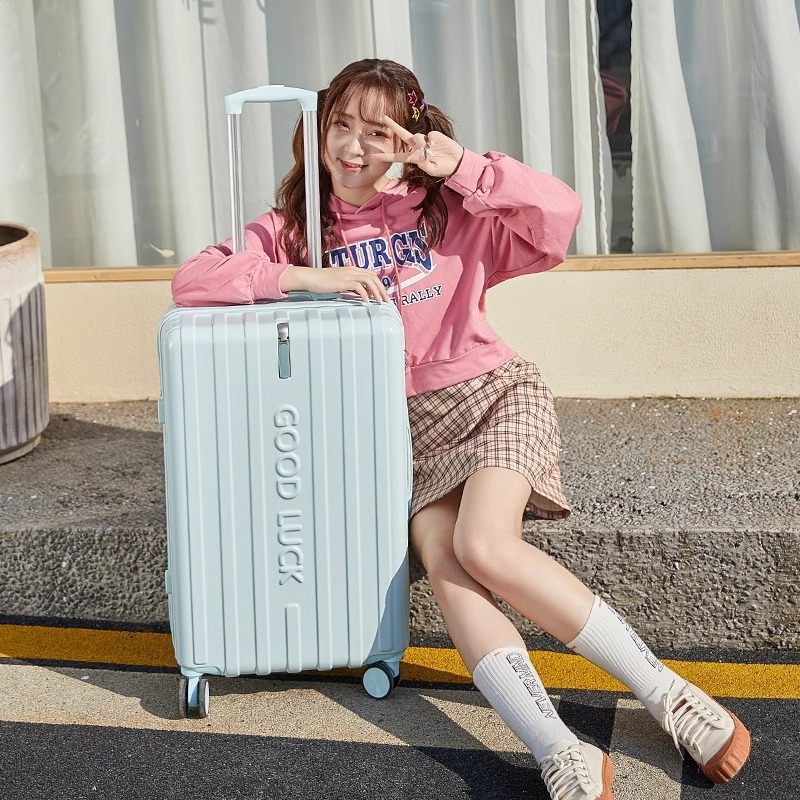 Könnyű poggyász nagy kapacitással, PVC, 3 kg, univerzális kerekek, cipzáras nyitás