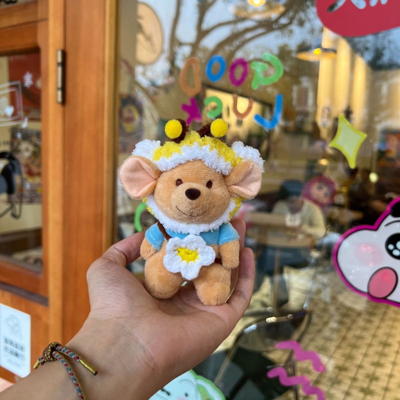 Plišani privjesak za ključeve s karikaturalnom lutkom