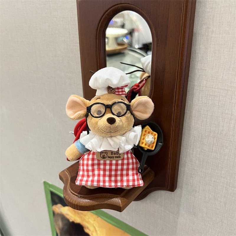 Plišani privjesak za ključeve s karikaturalnom lutkom