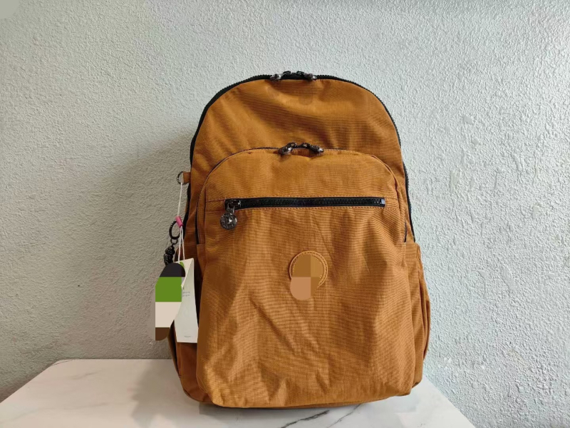 Hátizsák bővíthető kapacitással 36–55L, vászon anyag, vízálló, kompatibilis 14 hüvelykes laptophoz, uniszex