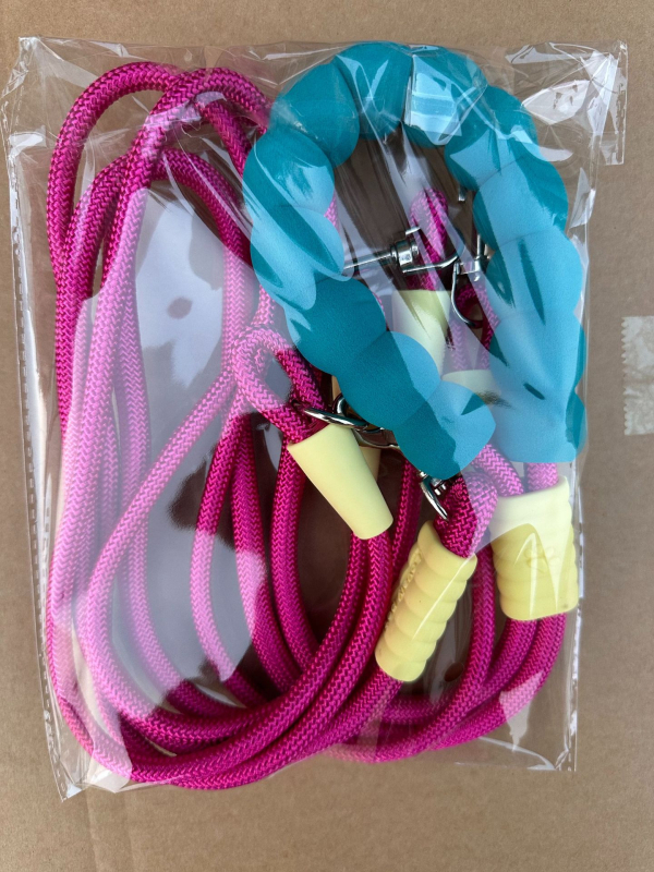 Raztegljiva šetnja za psa s dizajnom preko tijela, držač od pjene oblaka, kontrasno najlonsko uže