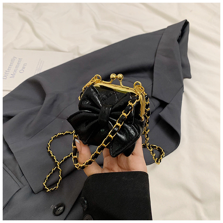 Női Shell Bucket táska – PU bőr, kopásálló, poliészter bélés, egyszínű, keresztpántos kivitel