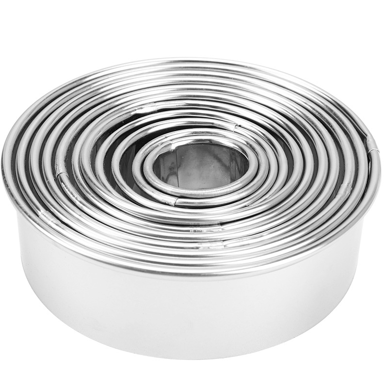 Nehrđajući čelik – kružni mousse ring i set kalupa za kekse, 11-12 komada, minimalistički dizajn