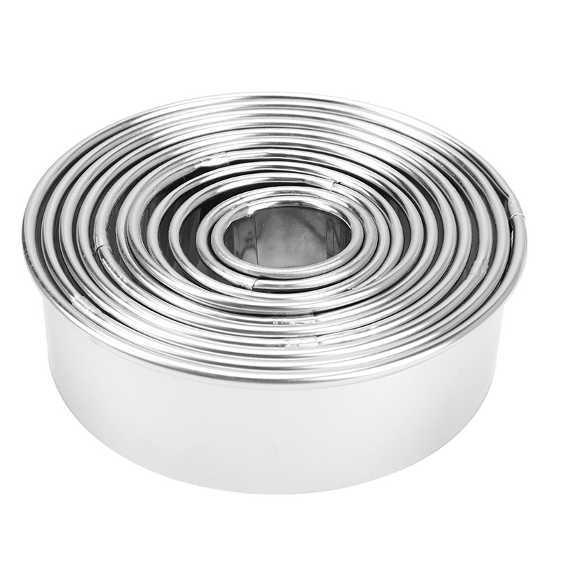 Nehrđajući čelik – kružni mousse ring i set kalupa za kekse, 11-12 komada, minimalistički dizajn