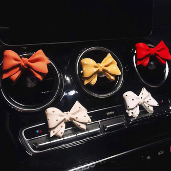 Силиконова формичка под формата на панделка за фондант и декорация на торти | Марка Jiujiu Renshan; Материал: силикон; Категория: форми за торти; Приложение: фондант, захарни декорации, шоколад, ароматни свещи, автомобилни украси