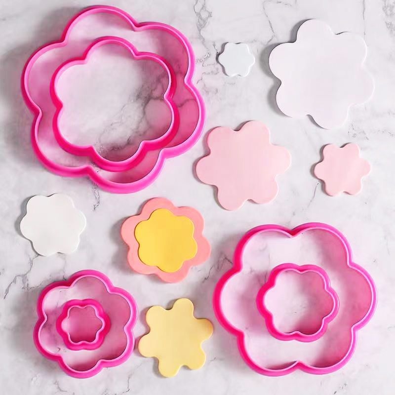 Комплект форми за фондан за торти, 6 части, асиметрични форми: петолъчна звезда и сърце, ABS материал