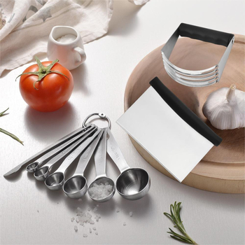 Set de 6 forme pentru biscuiți din oțel inox, cu sită de făină, formă rotundă, stil minimalist modern