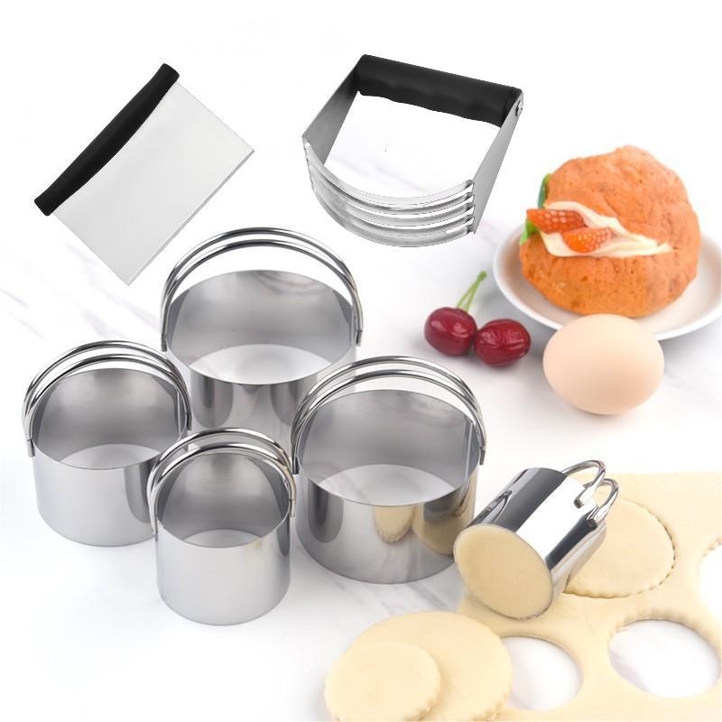 Set de 6 forme pentru biscuiți din oțel inox, cu sită de făină, formă rotundă, stil minimalist modern