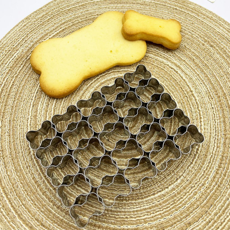 Set od 25 mini rezača keksa u obliku kosti, od nehrđajućeg čelika