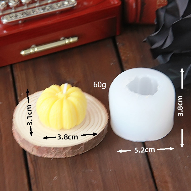 Kalup od silikona s oblikom tikve za Halloween – nepravilan oblik; Materijal: silikon; Upotreba: mousse torta, fondant torta; Kategorija: kalupi za pečenje/torte; Šifra proizvoda: Halloween pumpkin