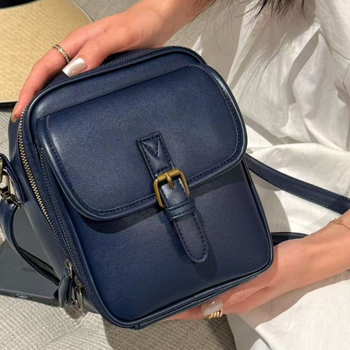 PU crossbody torba s vertikalnim kvadratnim oblikom, zatvaranje na zip, unutarnji džepovi: džep sa zatvaračem, džep za telefon, džep za dokumente, unisex jednostruka naramenica
