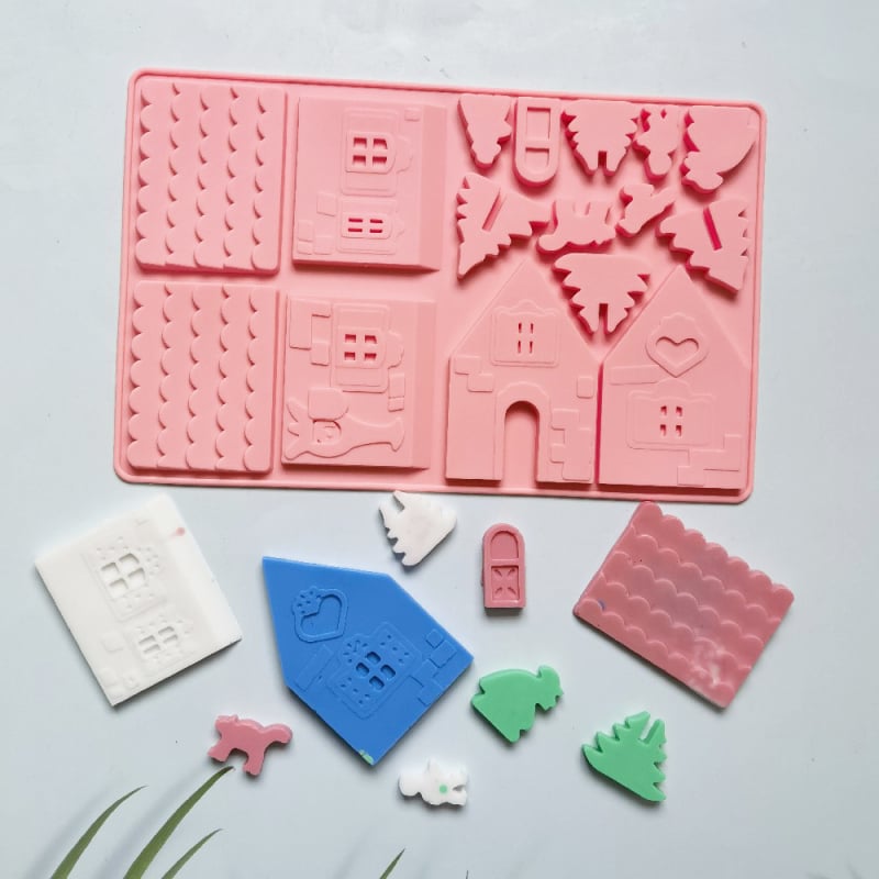 Silikonska kalupa za pečenje u nepravilnom obliku – božićna drvena kućica s blokovima, model 246, za slatkiše, puding i deserte