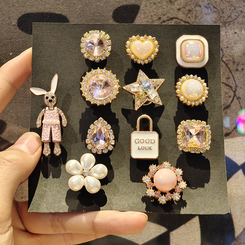 Pantofi în stil Crocs cu floare și perle, modele cu urs și iepure, accent planetar cu diamant, design retro floral, purtare pe tot timpul anului