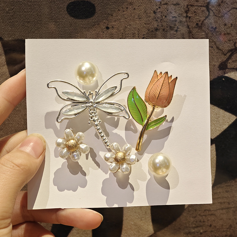 Pantofi în stil Crocs cu floare și perle, modele cu urs și iepure, accent planetar cu diamant, design retro floral, purtare pe tot timpul anului