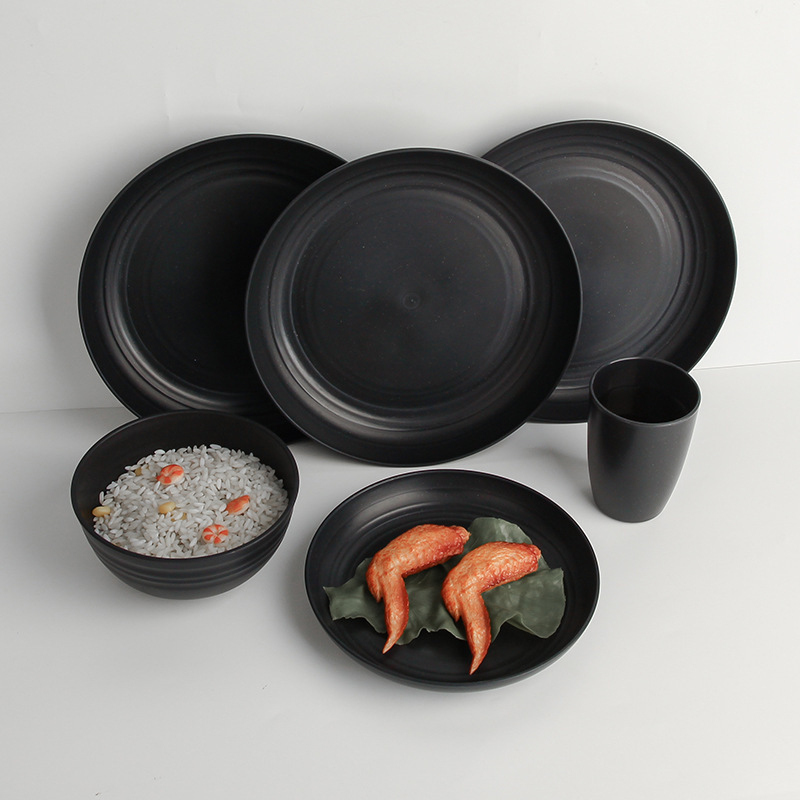 Set posuđa od slame pšenice: moderni minimalistički stil, moguć ispis logotipa, kartonsko pakiranje, sadrži tanjure, zdjele i čaše