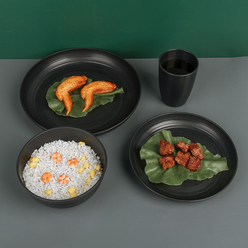 Set posuđa od slame pšenice: moderni minimalistički stil, moguć ispis logotipa, kartonsko pakiranje, sadrži tanjure, zdjele i čaše