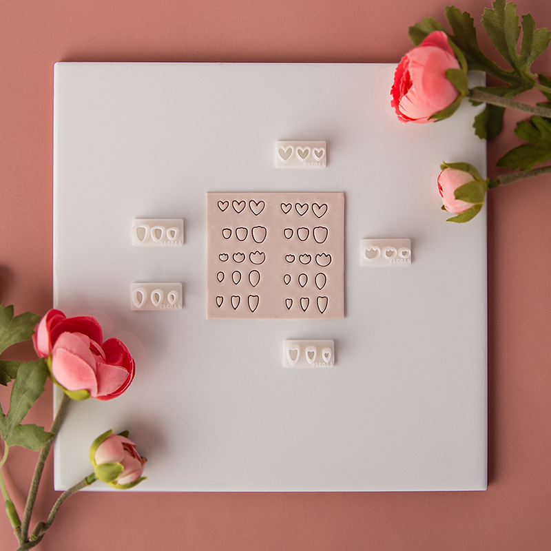 Комплект форми за обеци от глина – уникален дизайн на цвете с листчета, декоративна режеща форма за DIY изработване на бижута