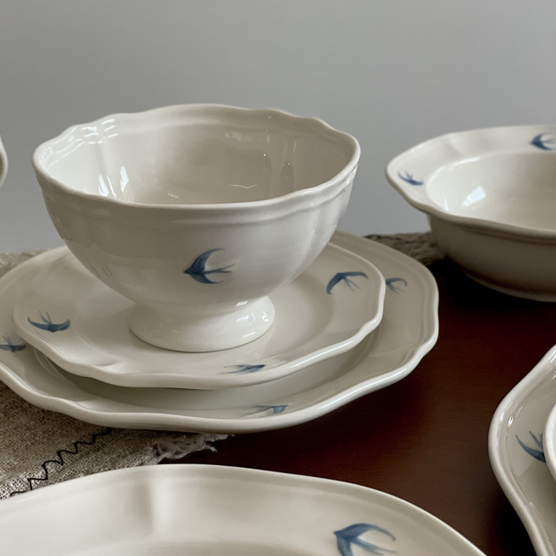 Керамична купа с висока форма, мотив лястовица, рисунка под глазура, ретро стил, годна за микровълнова печка