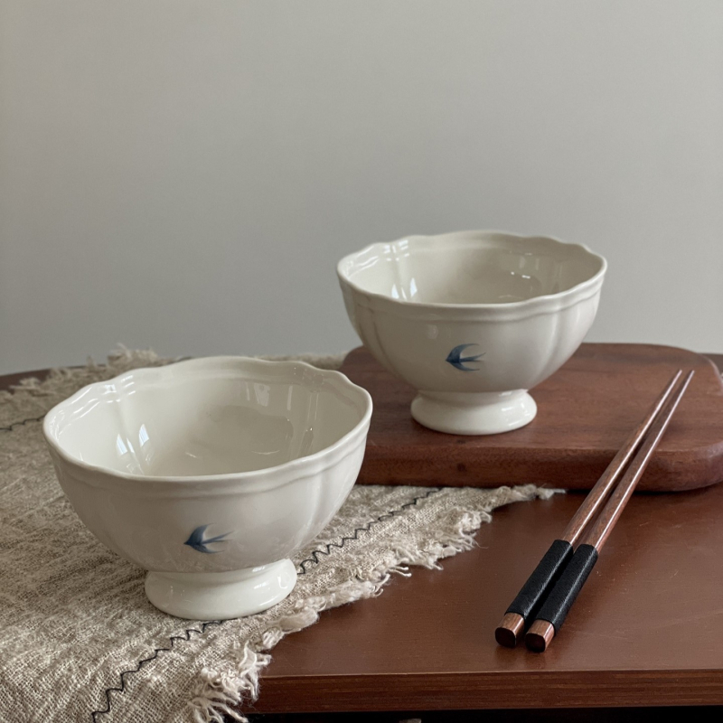 Керамична купа с висока форма, мотив лястовица, рисунка под глазура, ретро стил, годна за микровълнова печка